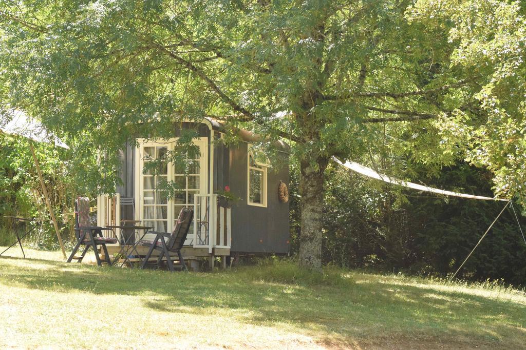 Bed and Breakfast Camping Chez Francis Loupiac  Екстер'єр фото