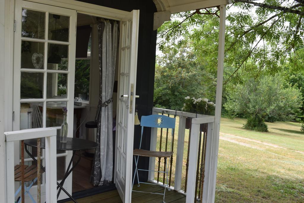Bed and Breakfast Camping Chez Francis Loupiac  Екстер'єр фото